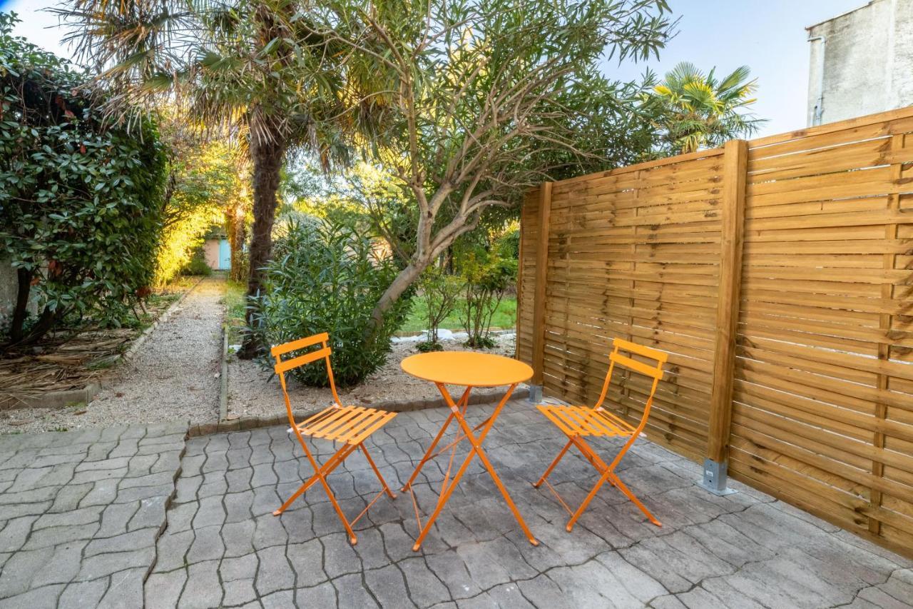 Le Vintage Apartment Тарб Екстериор снимка